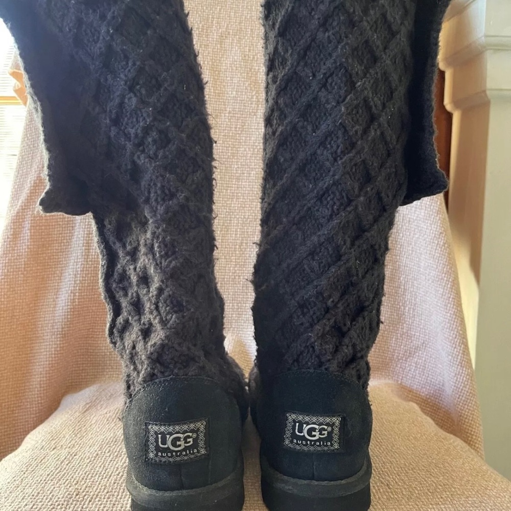 🗣 CLEARANCE! Ugg Australia Black Sweater Knit Boots Women’s Size 8 S/N 3066